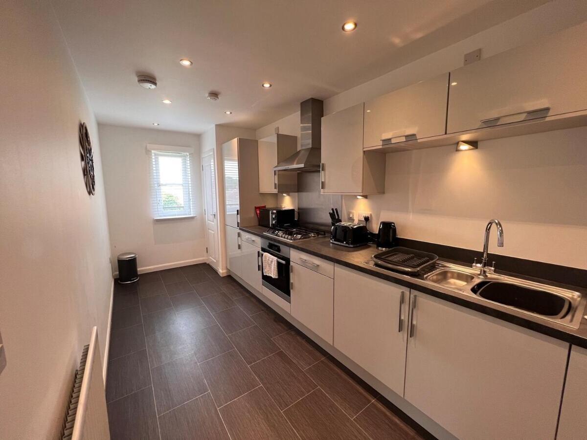 Apartment Modern 2 Bedroom Flat In Quiet Village W/ Ensuite Bishopton (Renfrewshire)